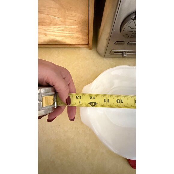 Vintage White Milk Glass Divided Relish Dish With Scalloped Edges - Picture 11 of 12